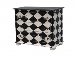 Komoda Bombe, černo-bílá