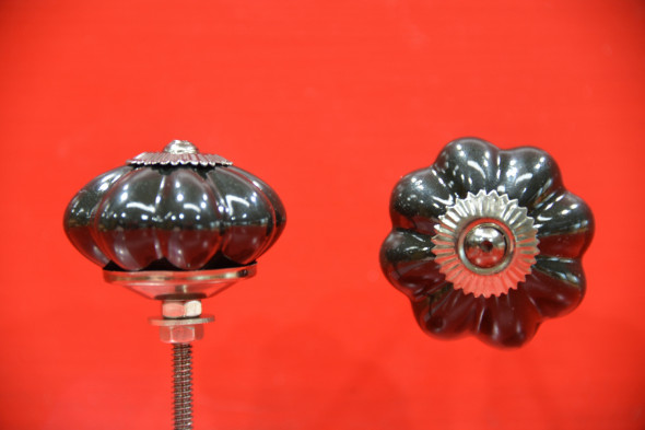 Porcelánová úchytka černá, průměr 40mm