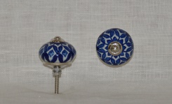 Porcelánová úchytka s modrou malbou, průměr 40mm