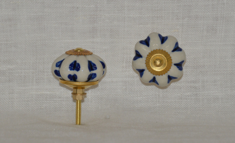 Porcelánová úchytka, modré srdce, průměr 40mm