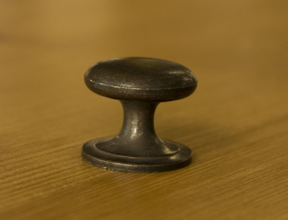 Kovová úchytka mosazná, střední, průměr 25mm