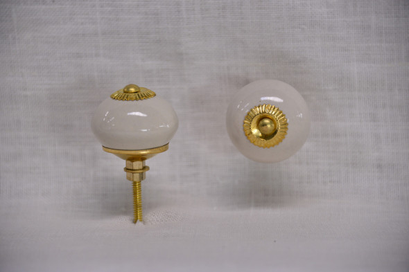 Porcelánová úchytka, kulatá krémová, zlatý vršek, průměr 40mm