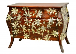 Komoda Bombe, motiv květů