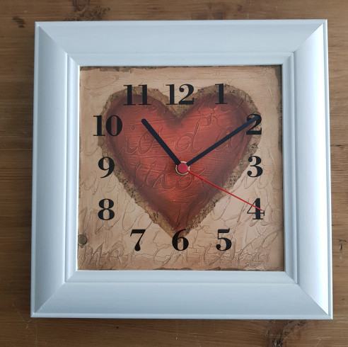 Hodiny 20x20, srdce poezie, rám bílý s patinou